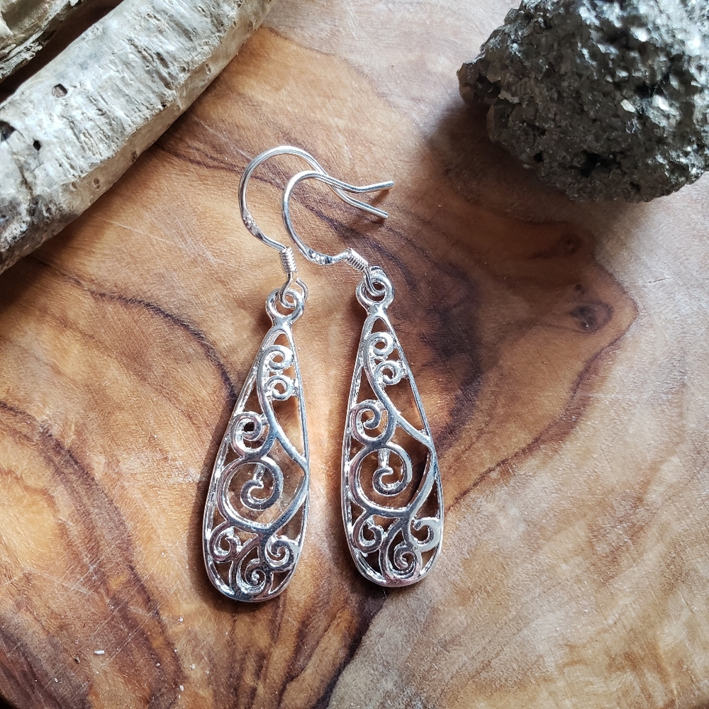 925 Sterling Silver Boho Laced Teardrop Earrings